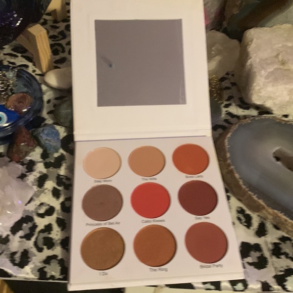 Give them Lala pallete - Picture 8 of 10